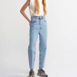 Dilvin Stylish Blue Relaxed Fit Women's Jeans Size 10